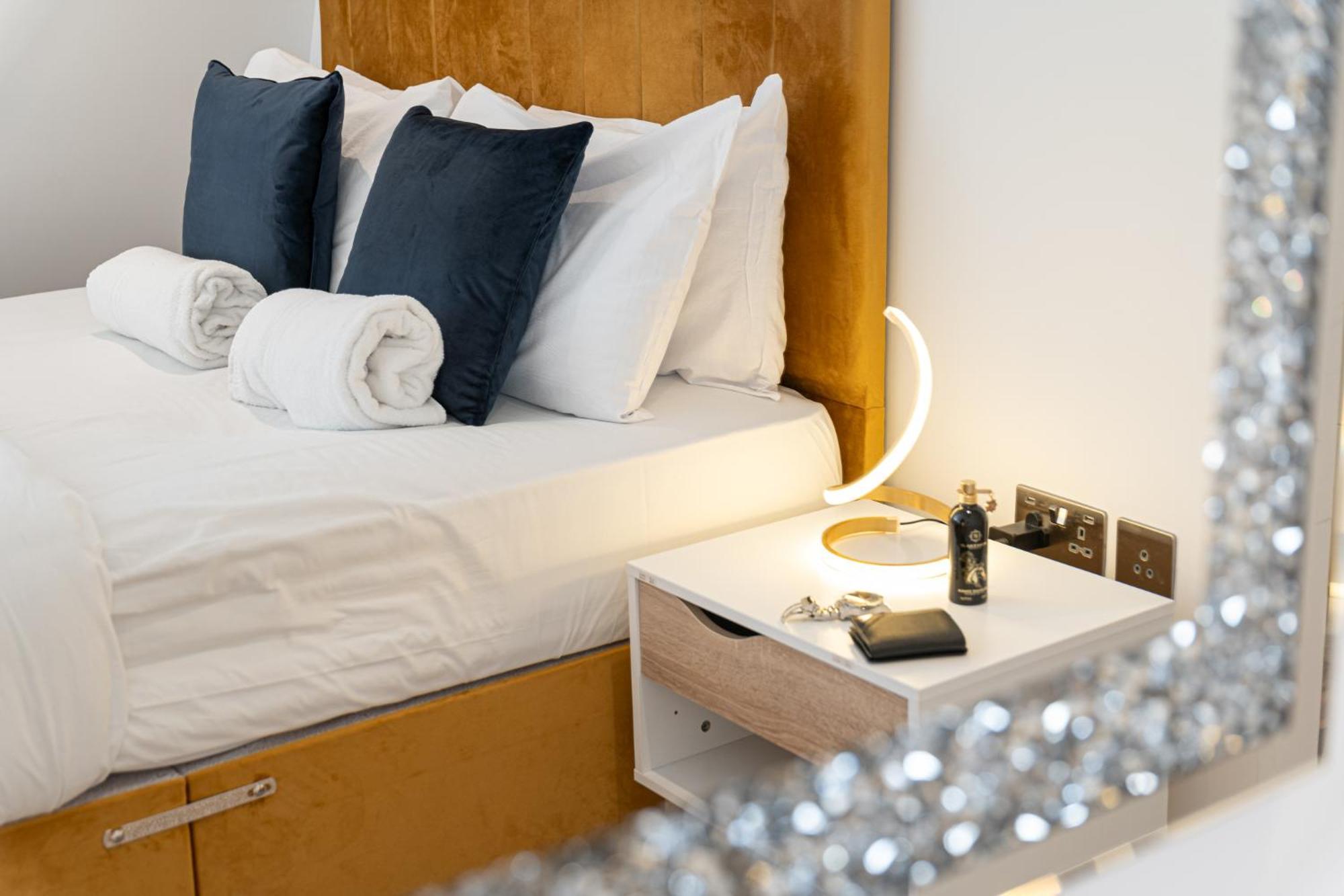 Stunning 1-Bedroom Penthouse In Marble Arch 72 伦敦 外观 照片